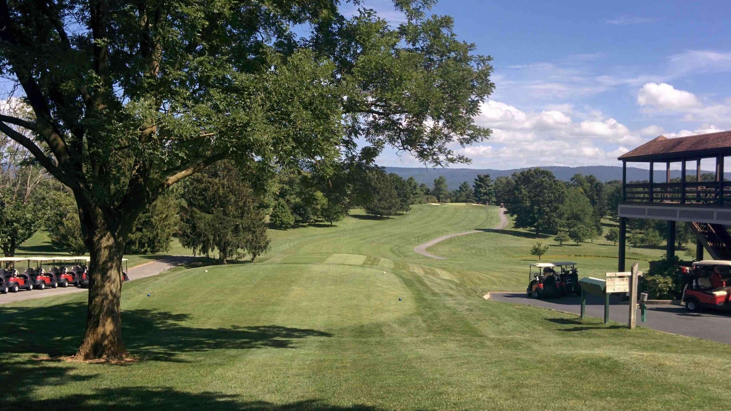 tee box looking out to the scenic mountains